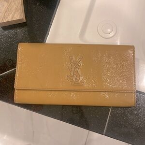 Yves saint lauren patent nude clutch for sale. Originally bought around 2010-11